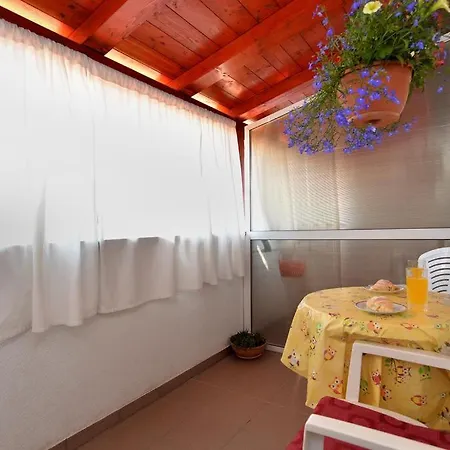 Apartment Snjezana *