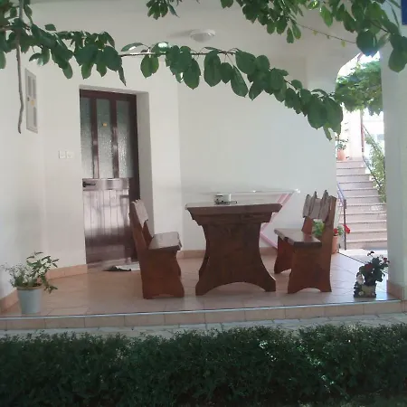 Apartment Snjezana