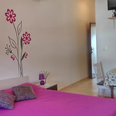Snjezana Apartment *